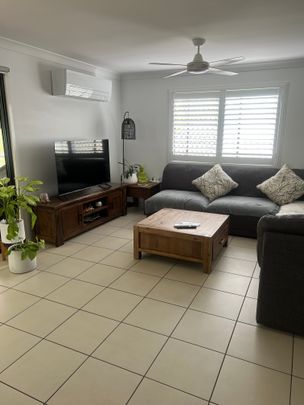 Springfield Lakes - Photo 1