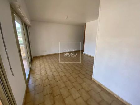 Location Appartement 1 pièce 27m² LE CANNET 06110 - Photo 2