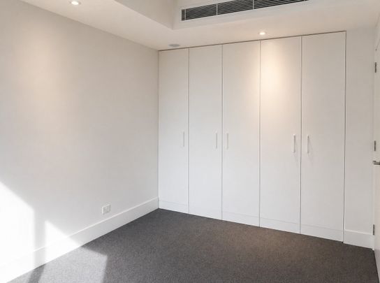 North Facing with Direct Access to Communal Gardens! - Photo 1