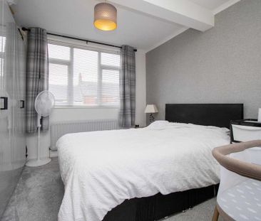 2 bedroom semi-detached house to rent - Photo 3