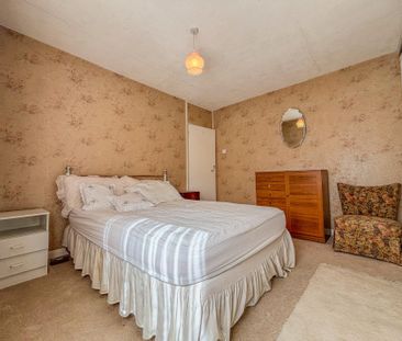 3/4 Bedroom House To Let - HP12 - Photo 3