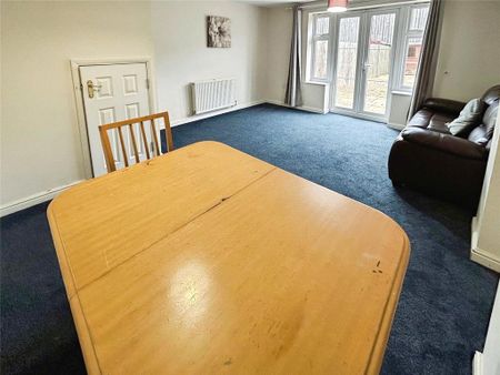 3 bedroom terraced house to rent - Photo 4