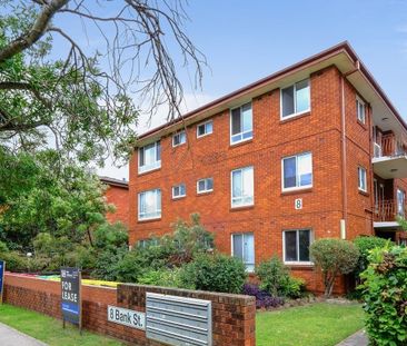 Well-Presented Two Bedroom Apartment in Prime Location - Photo 4