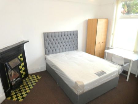 3 bedroom terraced house to rent - Photo 2