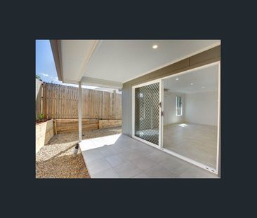 2/312 Preston Road, Wynnum West, Qld 4178 - Photo 3