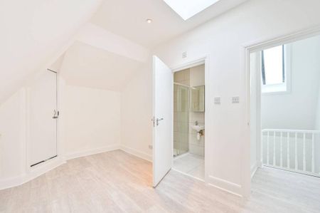 3 bedroom flat to rent - Photo 4