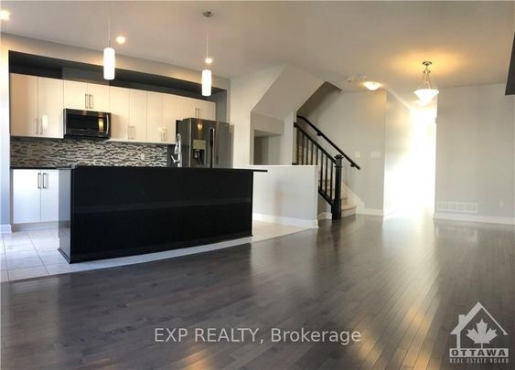 For Lease - 920 KILBIRNIE Drive, Barrhaven, Ontario - Photo 1