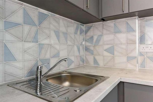 Brunel Hosue, The Hard, Portsmouth, PO1 - Photo 1