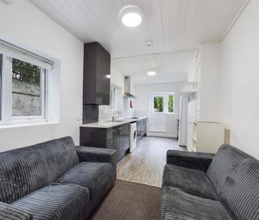 5 bedroom terraced house to rent - Photo 1