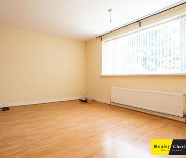 3 Bedroom Semi-Detached House For Rent - Photo 2
