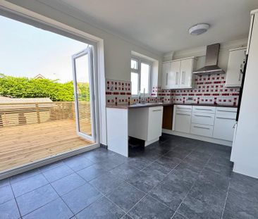 4 bedroom detached house to rent - Photo 3