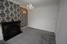 2 bed House - Mid Terrace for Rent - Photo 2