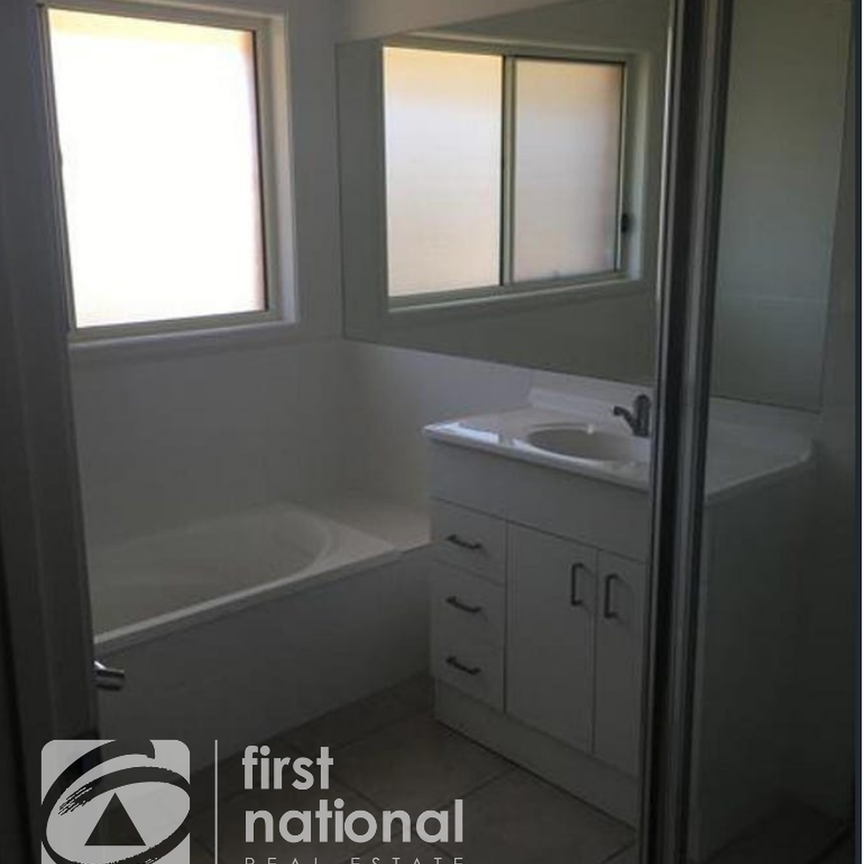 7 Aqua Court, Cameron Park NSW 2285 - House For Rent | Domain - Photo 1