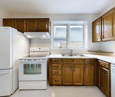 For Lease - 24 Hollaman Road, Toronto, Ontario - Photo 6