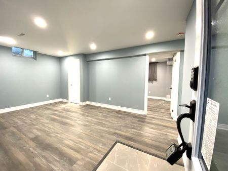 For Lease - 11 Berkshire Court, Whitby, Ontario - Photo 2