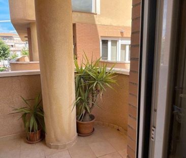 Piso de alquiler en Calle Gloria Fuertes, 3, Casco Histórico - Photo 1