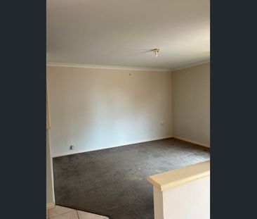 SPLIT SYSTEM AIR CON IN EVERY BEDROOM - Photo 1