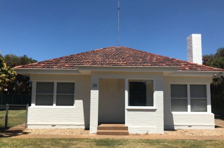 Charming Central Dubbo Home – Convenient & Comfortable Living! - Photo 2