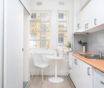 Lifestyle studio in central village setting | Recently renovated | ... - Photo 5