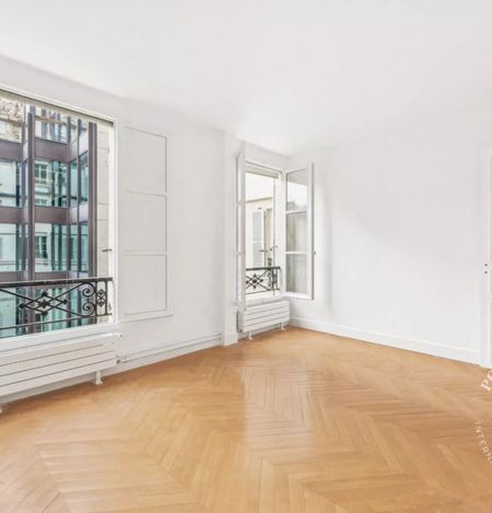 Appartement • Elysées-Madeleine - Photo 3