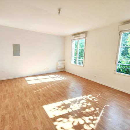 Location Appartement 1 pièce 33m² - Photo 3