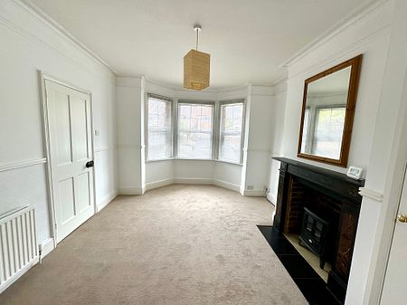 Spacious Ground Floor 2 Bedroom Maisonette with Garden and Parking to Let in Burnham - Photo 4