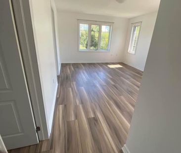 For Lease - 33 Keenlyside Lane, Ajax, Ontario - Photo 6