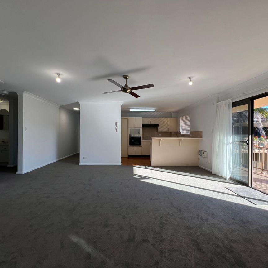 Three Bedroom Apartment in The Entrance North - Photo 1