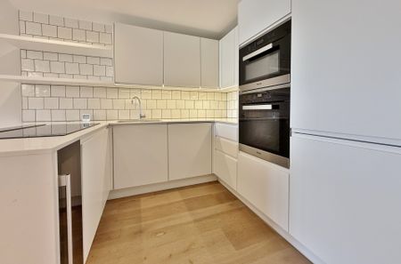 Queens Wharf, Crisp Road, Hammersmith, London, W6 - Photo 3