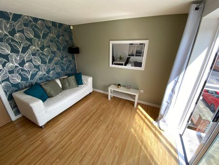 4 bedroom townhouse to rent - Photo 3