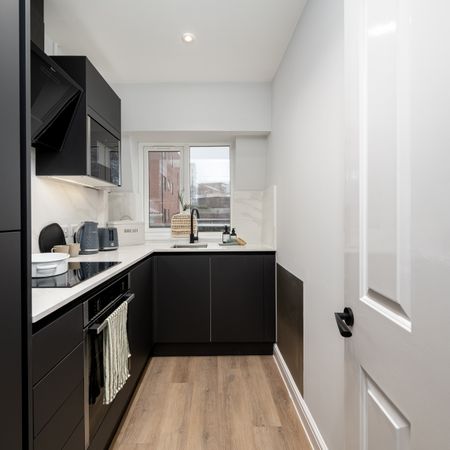 Park Street Room 2 - Photo 4