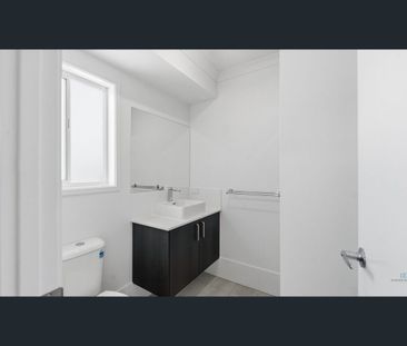 Contemporary Luxury Meets Family Comfort in Walloon - Photo 2