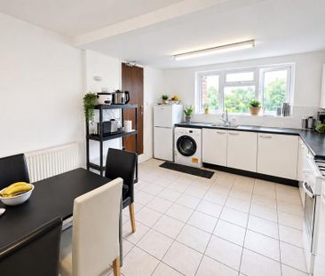 1 bedroom in a house share to rent - Photo 3