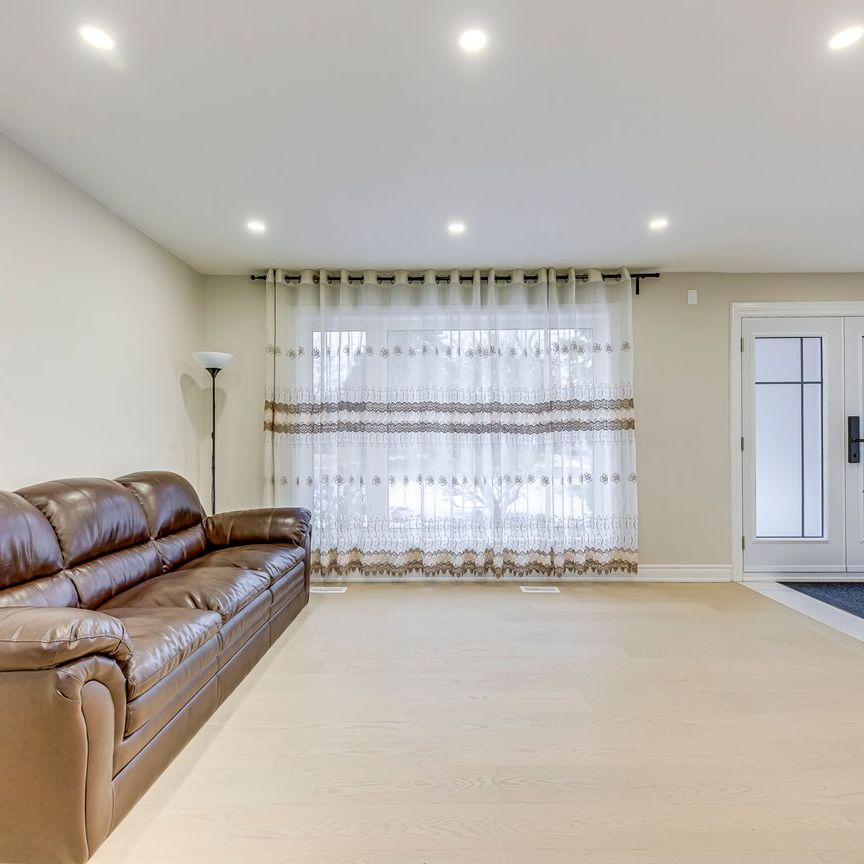 For Lease - 2420 Raymore Drive, Burlington, Ontario - Photo 1