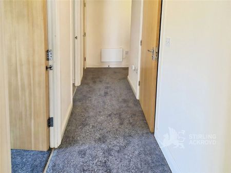 Tudor Way, Knaphill, Woking, Surrey, GU21 2UD - Photo 5