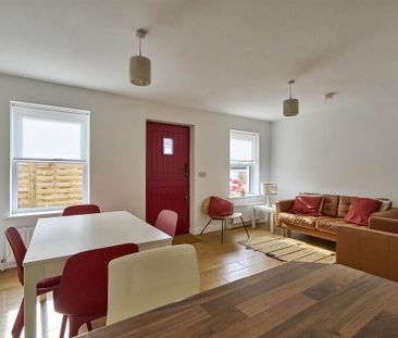 17 Lyle Road, Ballyholme, Bangor, BT20 5LU - Photo 3