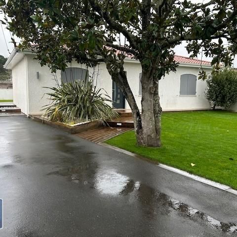 Location Maison 4 pièces 82m² AMBARES ET LAGRAVE 33440 - Photo 1