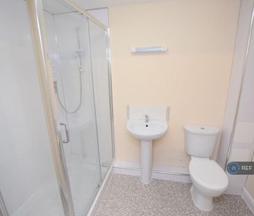 2 bedroom semi-detached house to rent - Photo 3