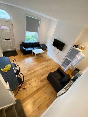 3 bedroom terraced house to rent - Photo 1