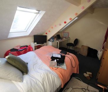 5 bedroom flat to rent - Photo 3