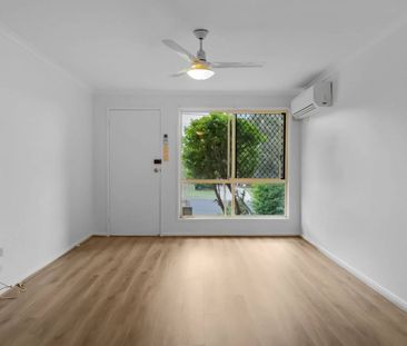 Low-Maintenance Brick Unit in Prime Centenary Heights Location - Photo 5