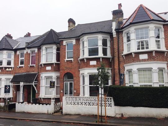 4 bedroom terraced house to rent - Photo 1