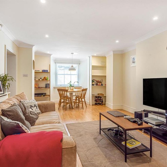 2 bedroom flat to rent - Photo 1