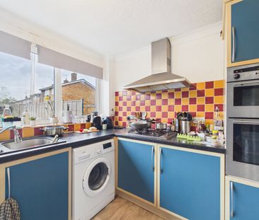 3 bedroom House in Manners Road, Reading - Photo 1