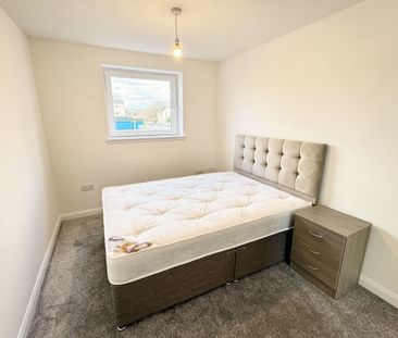 2 Bed, Flat - Photo 4