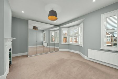 4 bedroom semi-detached house to rent - Photo 4