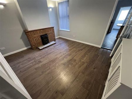 2 bedroom terraced house to rent - Photo 2