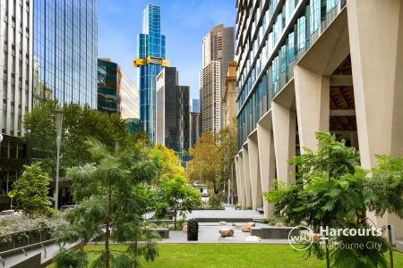 Heritage Living on Collins Street - Unfurnished! - Photo 2