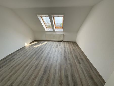 Wohnen in der City! 2-ZKB-Balkonwohnung im Dachgeschoss in der Bahnhofstraße zu vermieten! - Photo 4