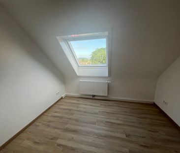 **TOP**3 Zimmer DG Wohnung teilweise mit Schrägen! - Photo 1